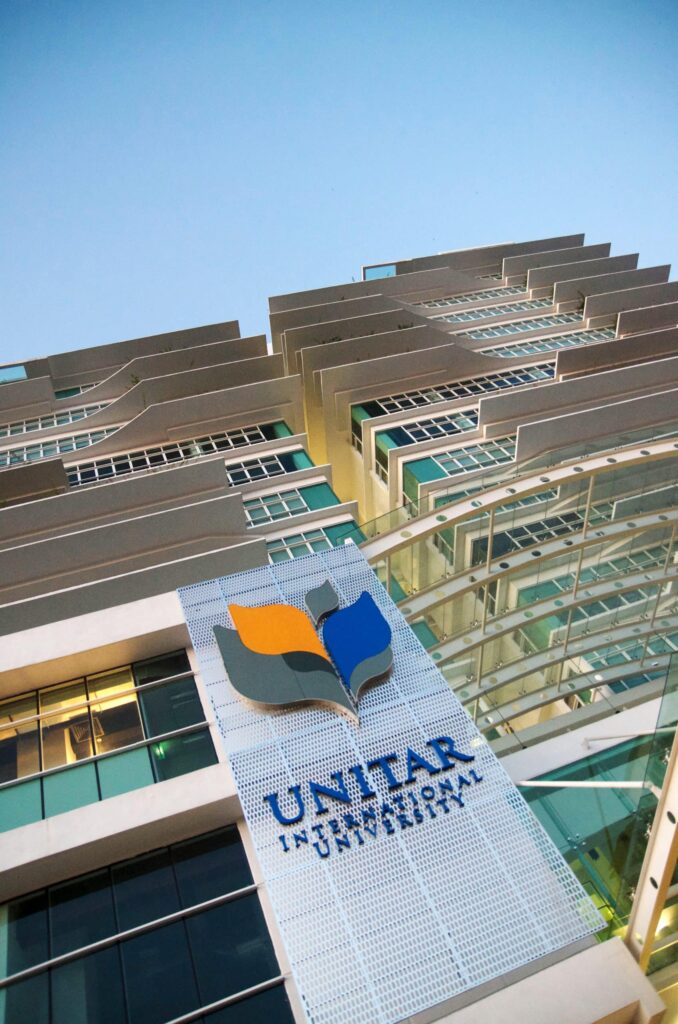 Mengenai Universiti Antarabangsa UNITAR